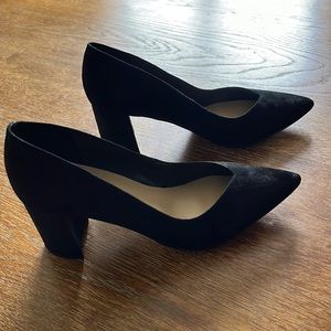 NEW!! Marc Fisher black suede pumps